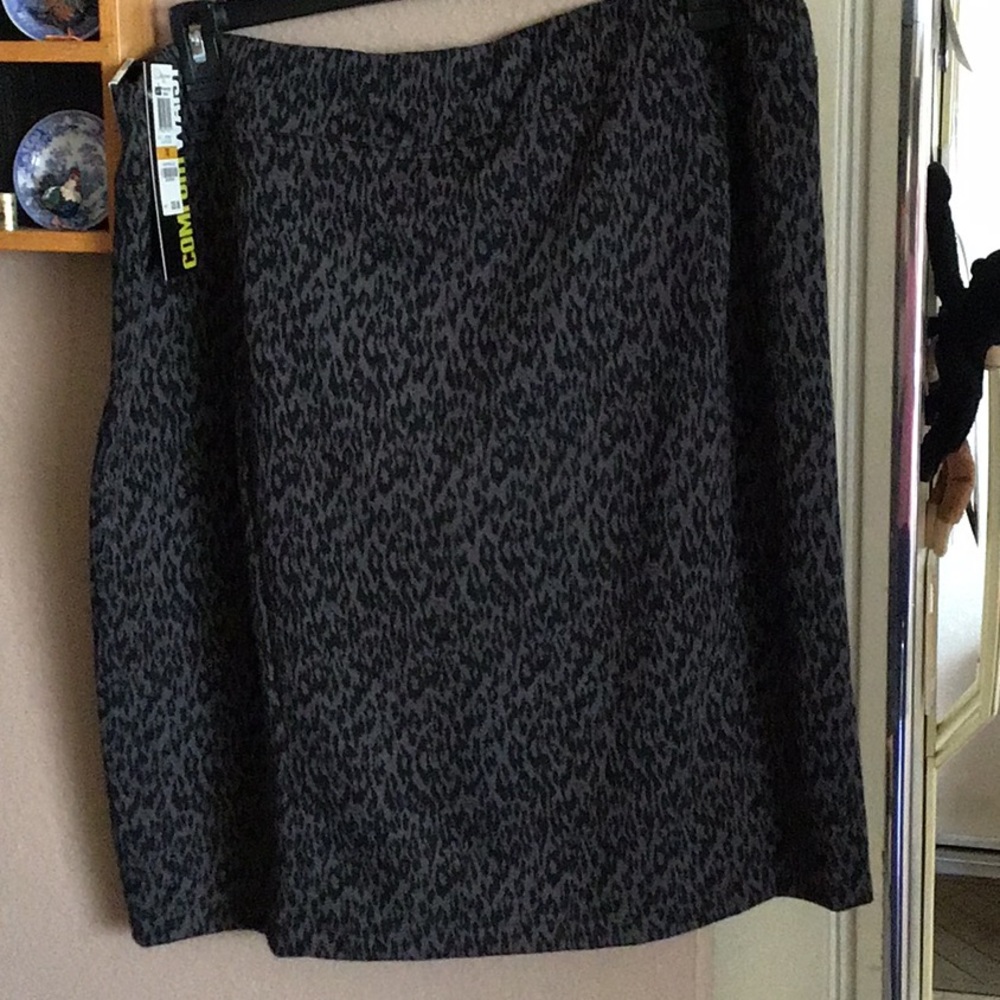 #224 Ludlow cat black skirt
